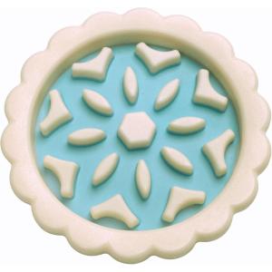 Furhaven Slow Feeder Fillable Dog Toy for Wet & Frozen Foods, Washable & Fridge Friendly – Paws ‘n Play Pie Boredom Buster – White/Blue, One Size(Paws ‘n Play Pie – White/Blue)